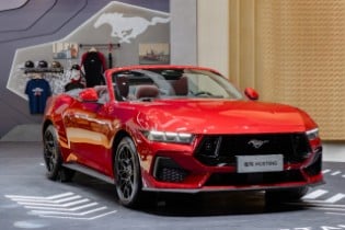 美式传奇性能跑车全新福特Mustang®敞篷运动版 美式传奇性能跑车全新福特Mustang®敞篷运动版